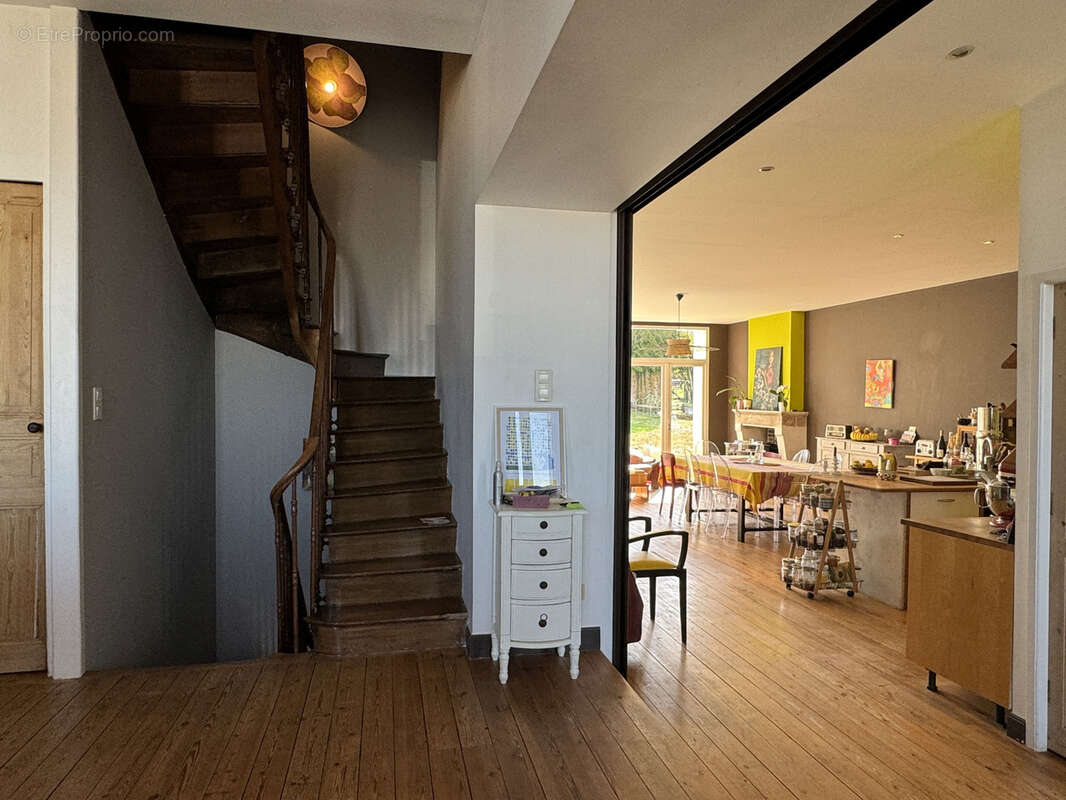 Maison à BARBEZIEUX-SAINT-HILAIRE