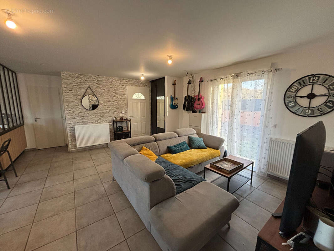 Maison à SAINT-MAURICE-DE-GOURDANS