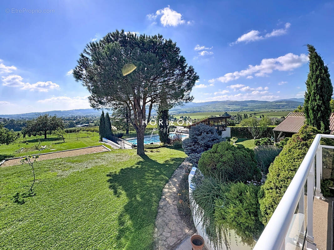 Maison à CHEVAGNY-LES-CHEVRIERES