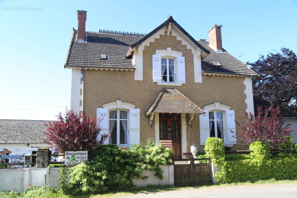 Maison à SAINT-DIDIER-SUR-ARROUX