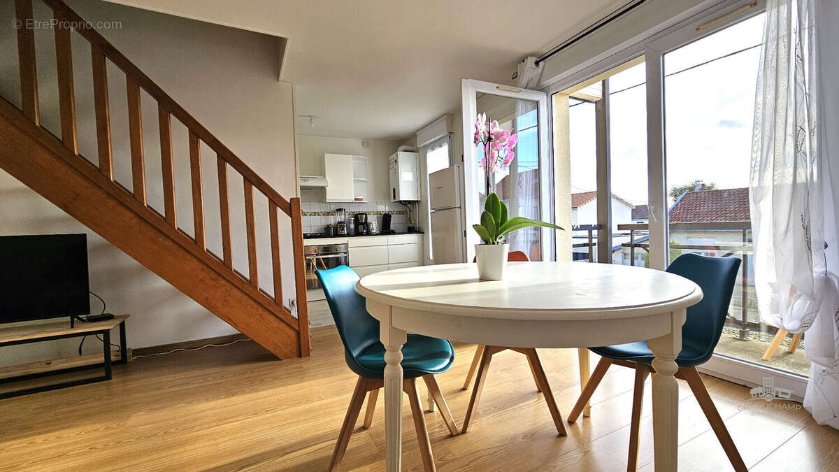 Appartement Duplex avec balcon et garage - NANTES HALUCHERE - photo 2