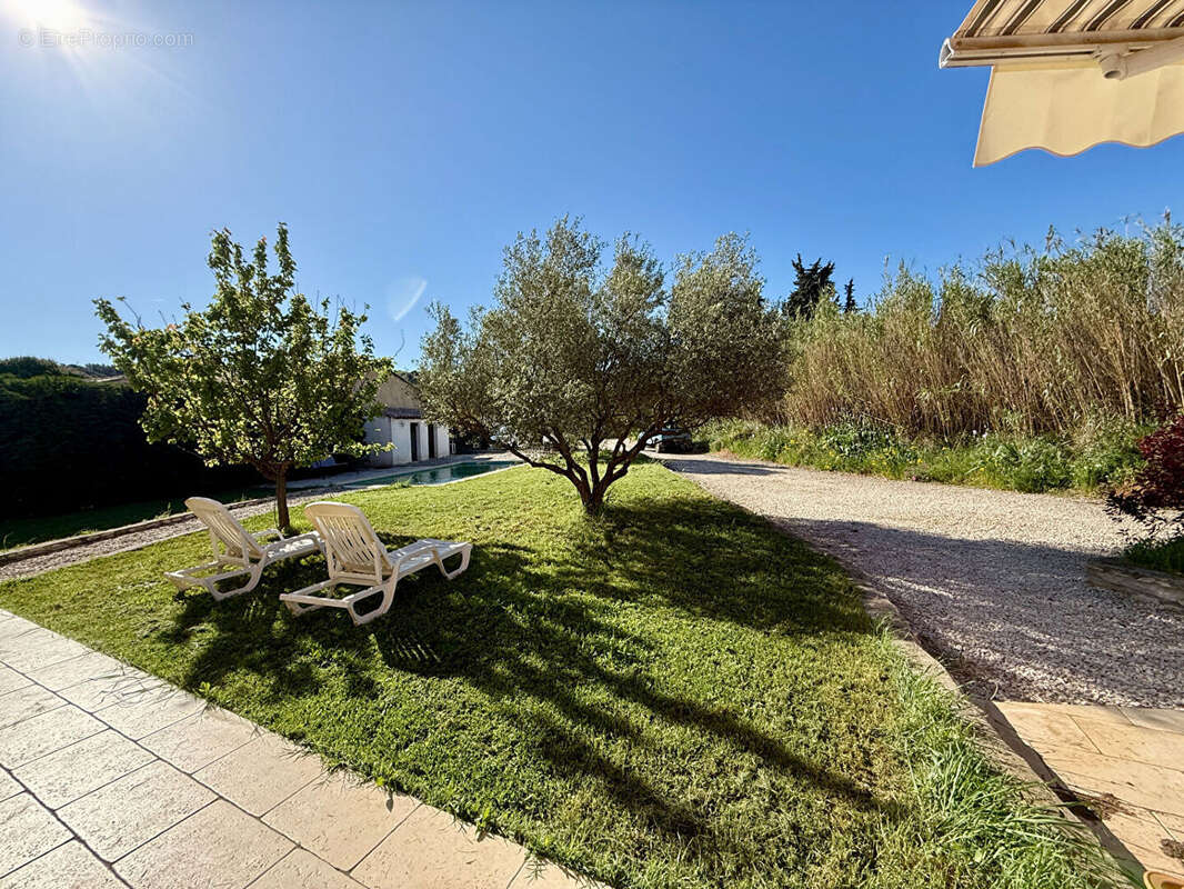 Maison à SAINT-VICTOR-LA-COSTE