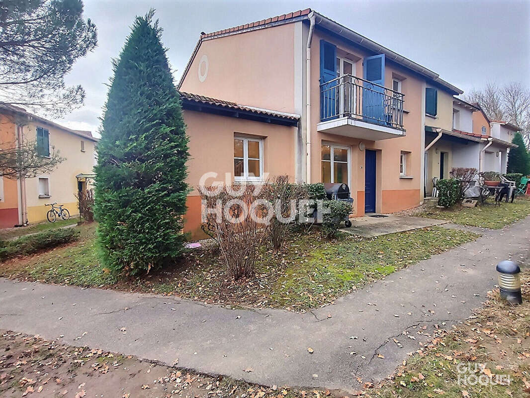 Maison à SAINT-GENIS-LES-OLLIERES