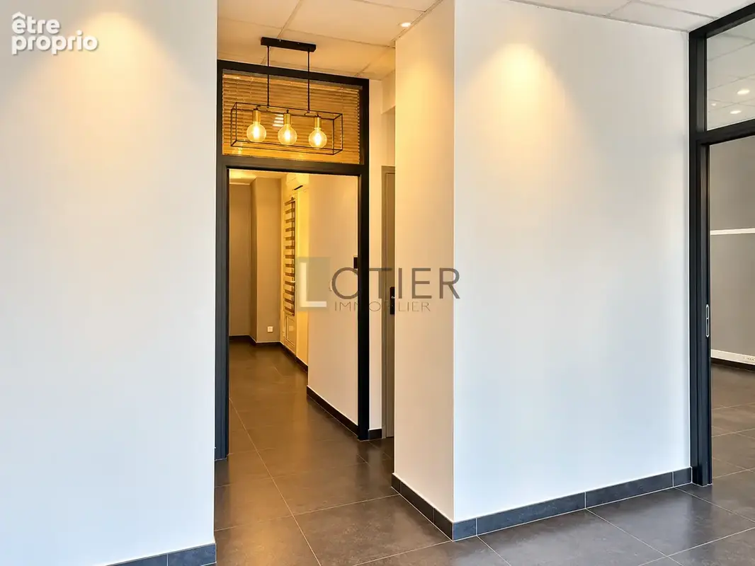 Investissement Nîmes   Murs commerciaux + studio loué   111 m2   24 240 €/an - photo 4
