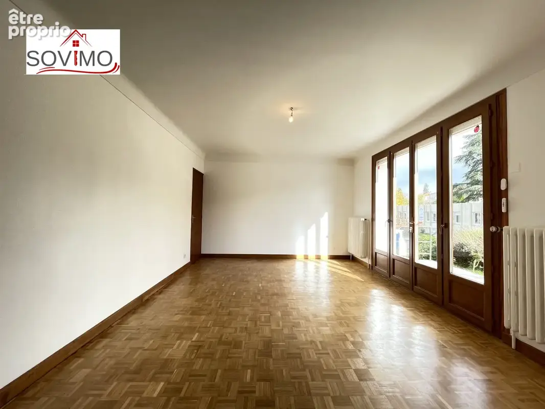 En centre ville, belle maison rénovée avec jardin, garage, et terrasse - photo 15