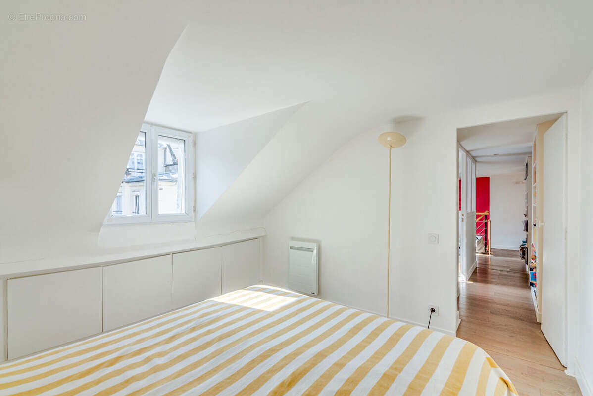 Appartement à PARIS-10E