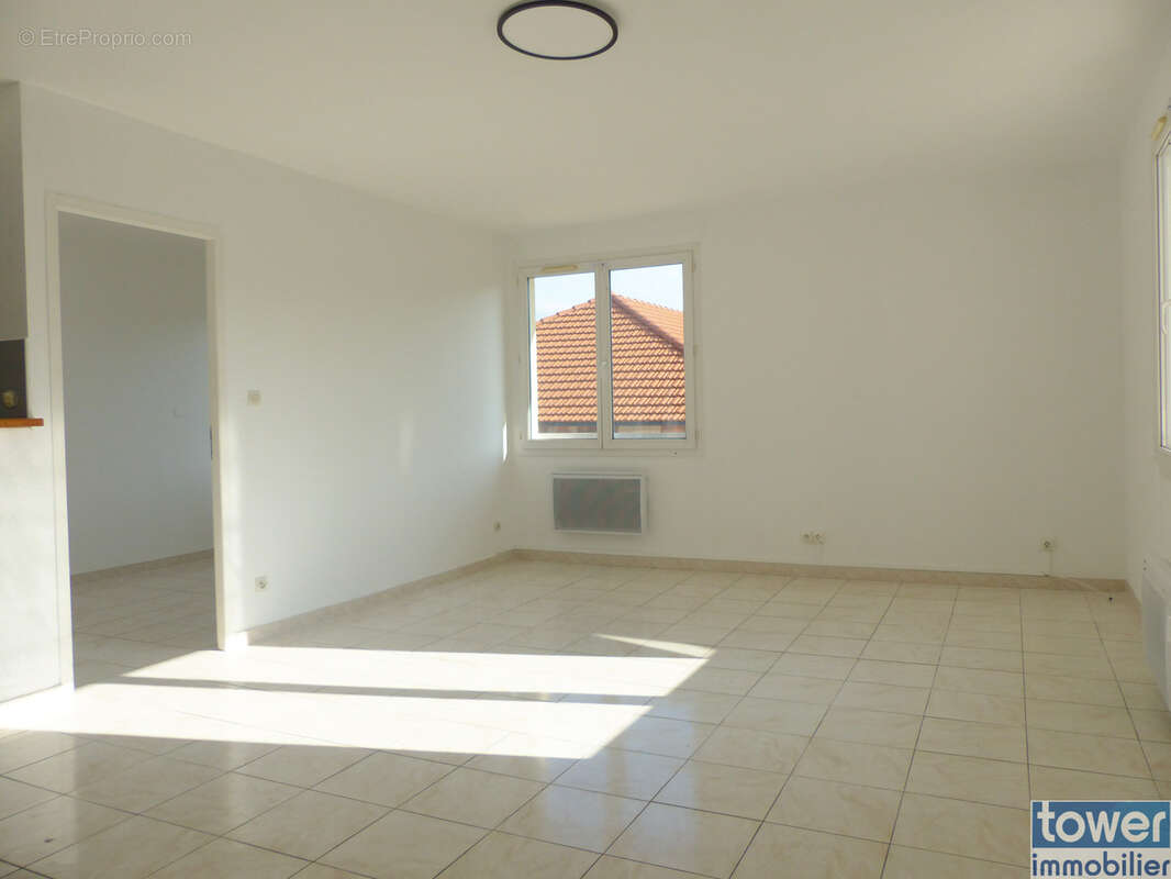 Appartement à LAMALOU-LES-BAINS