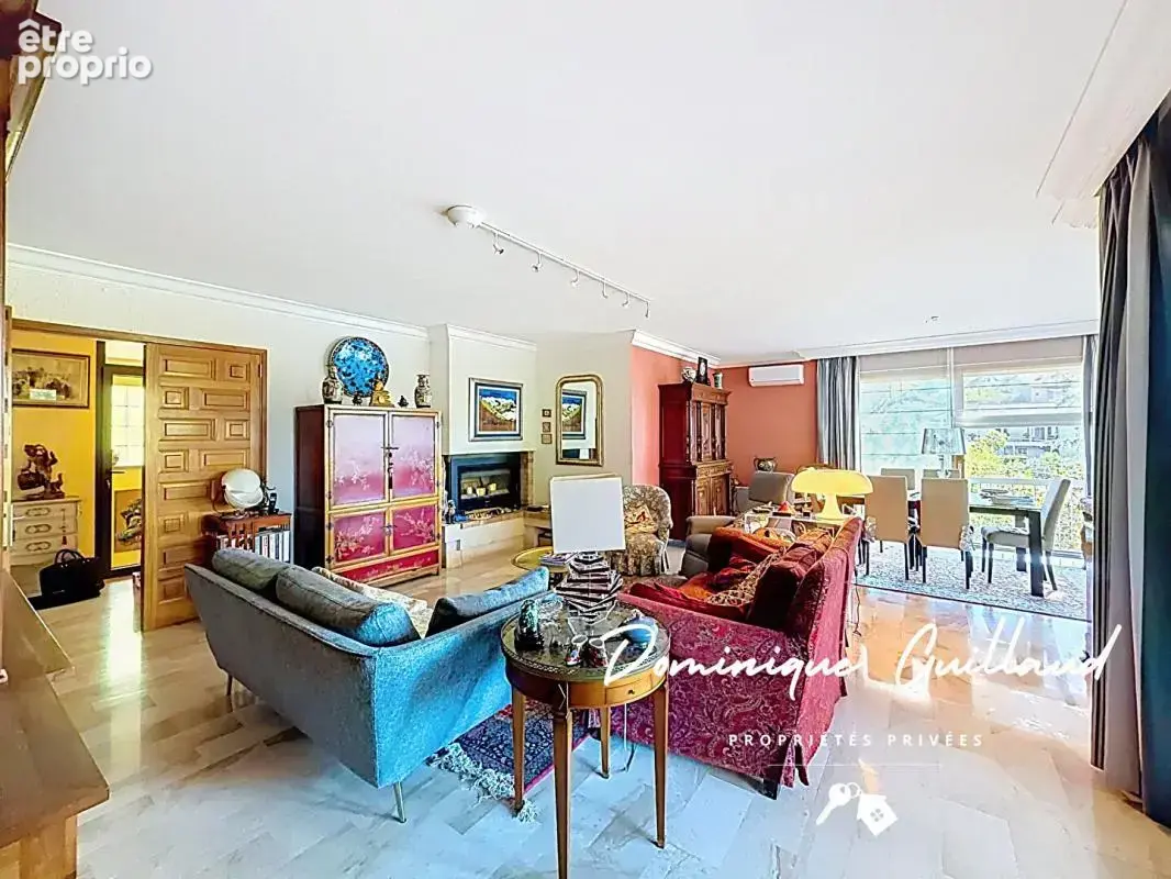 Nîmes-Villa  280 m² 7-pièces sur terrain de 3000 m² - photo 3