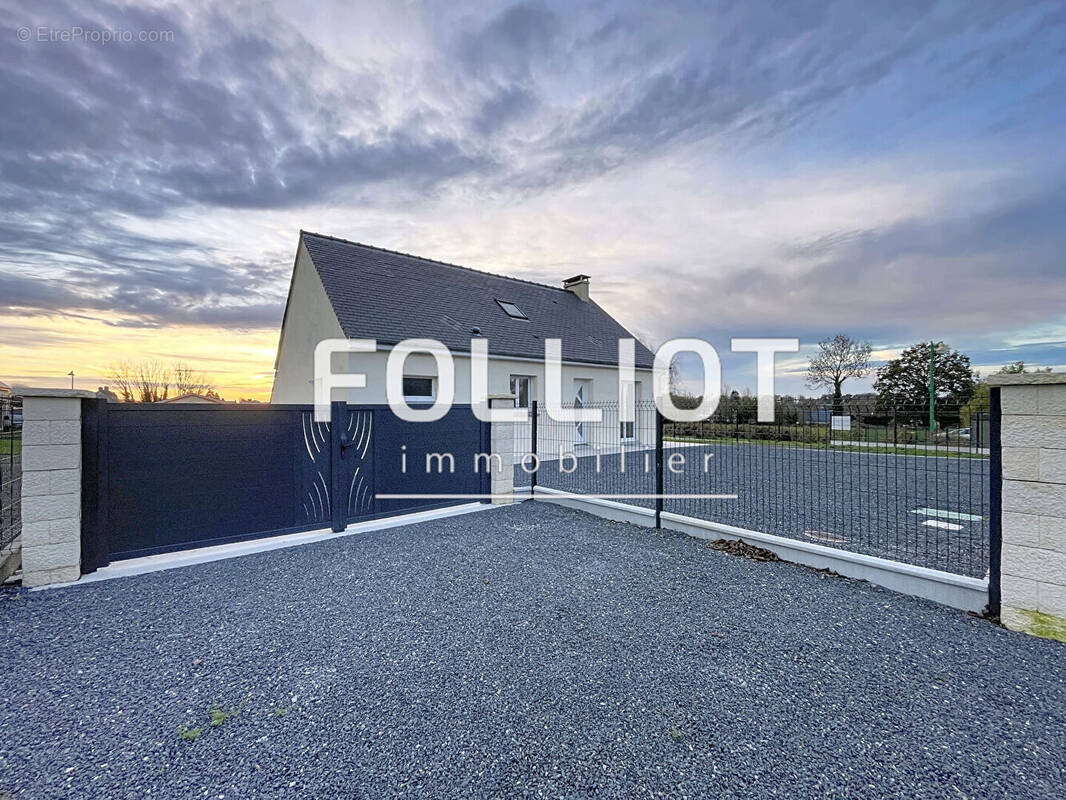 Maison à NOTRE-DAME-DE-CENILLY