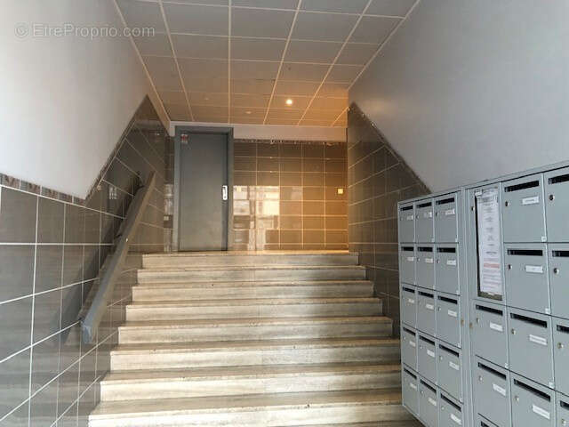 Commerce à MARSEILLE-8E