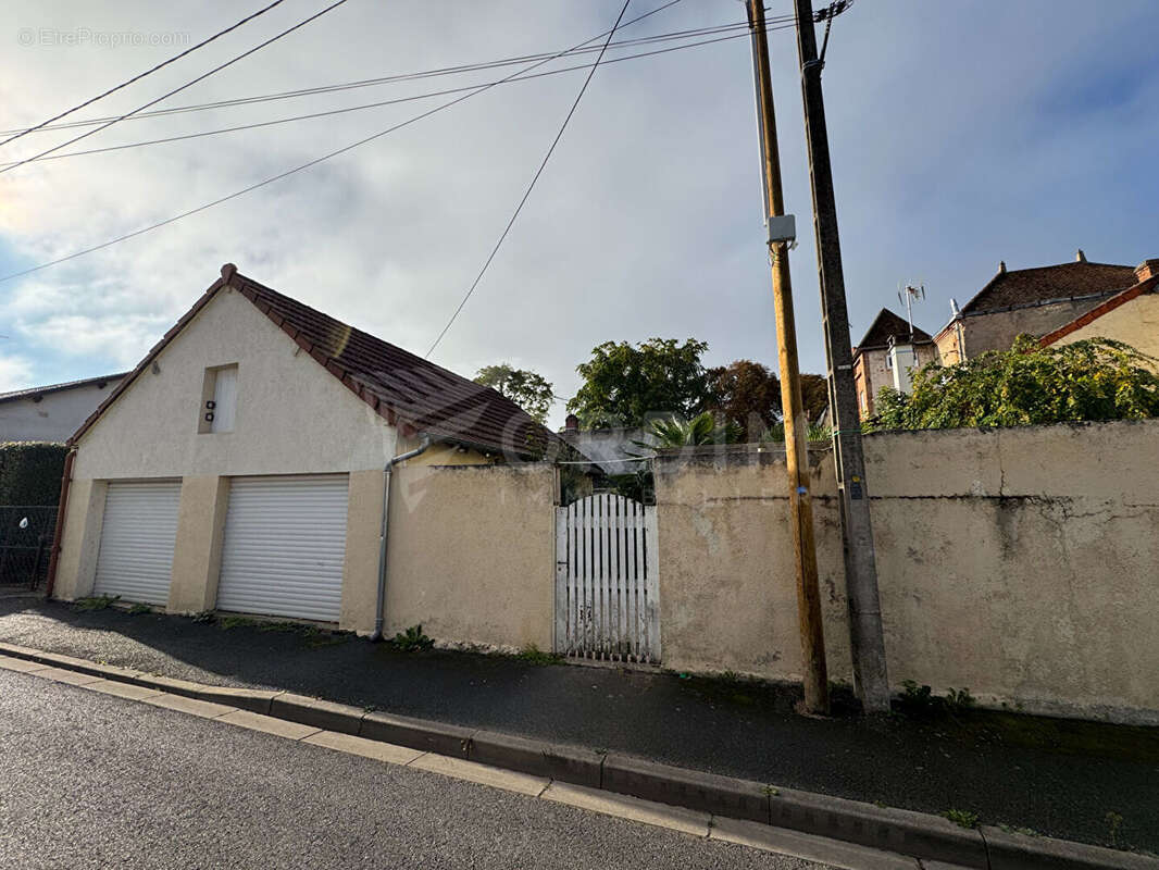 Maison à COSNE-COURS-SUR-LOIRE
