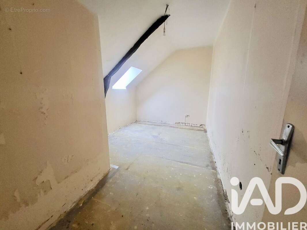 Maison 95 m² à La Chapelle-Bouexic  - photo 9