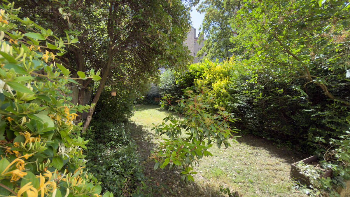 Appartement à MONTROUGE