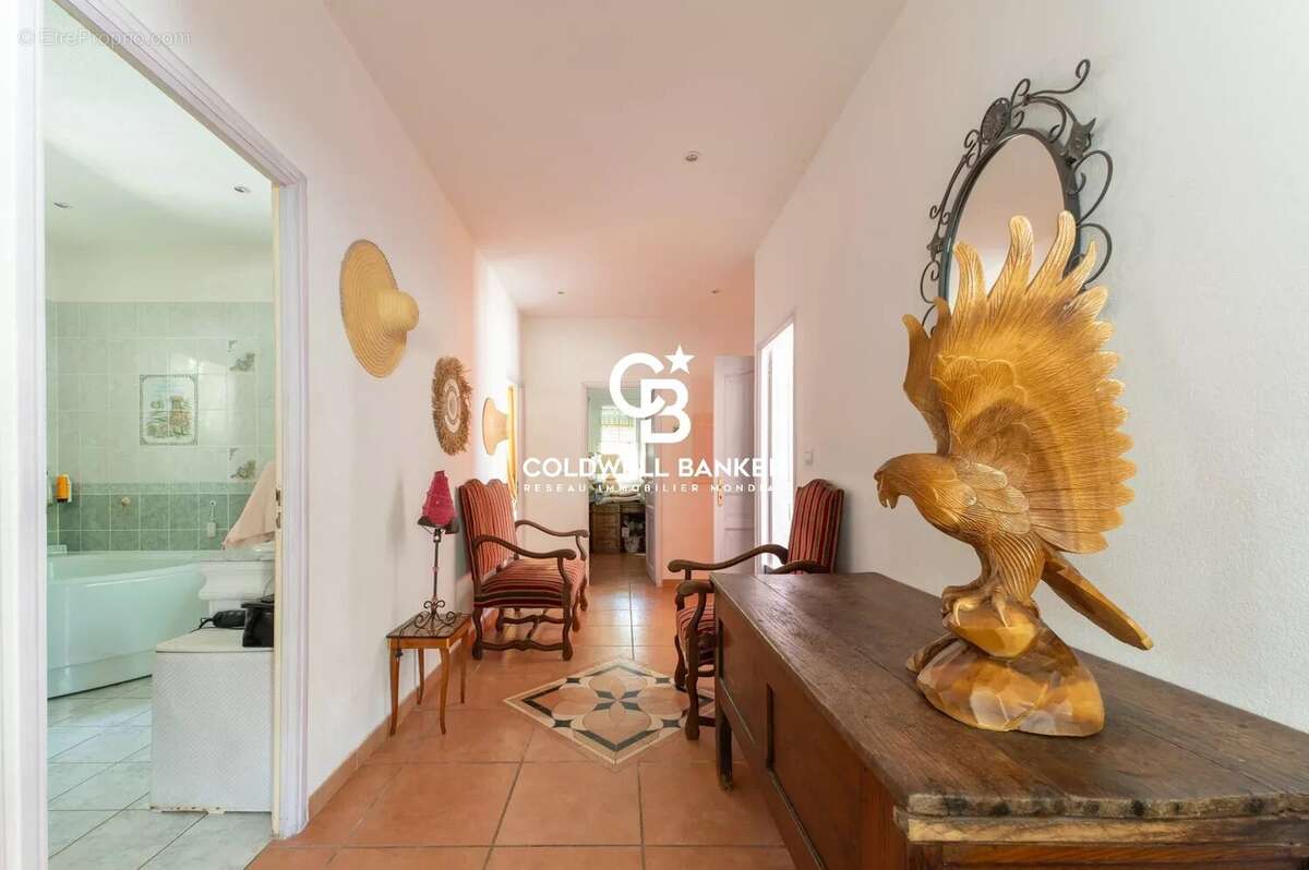 Villa de plain-pied avec panorama exceptionnel sur la Méditerranée - photo 33