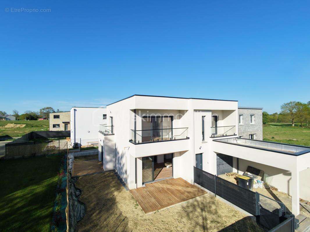 Maison à CINTRE