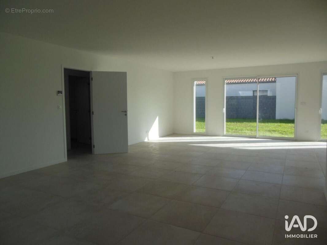 Photo 6 - Maison à MEDIS