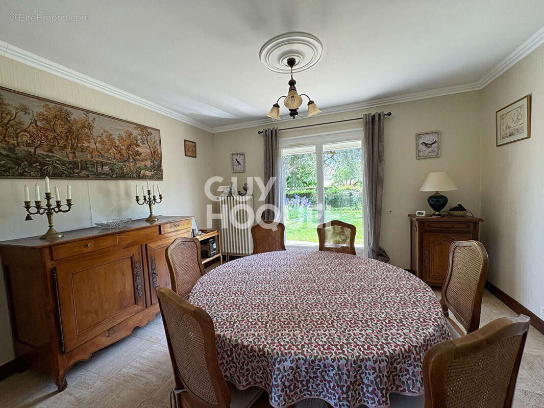 Maison à SAINT-DENIS-LES-PONTS