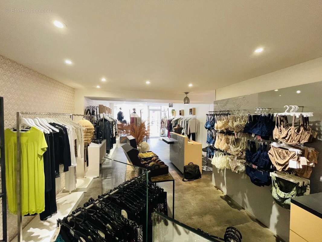 Commerce à BARBEZIEUX-SAINT-HILAIRE