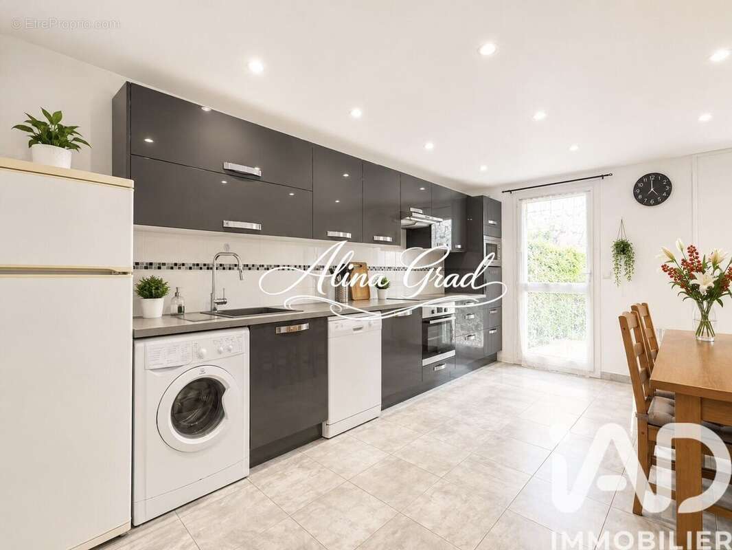 Photo 2 - Maison à MONTIGNY-LES-CORMEILLES