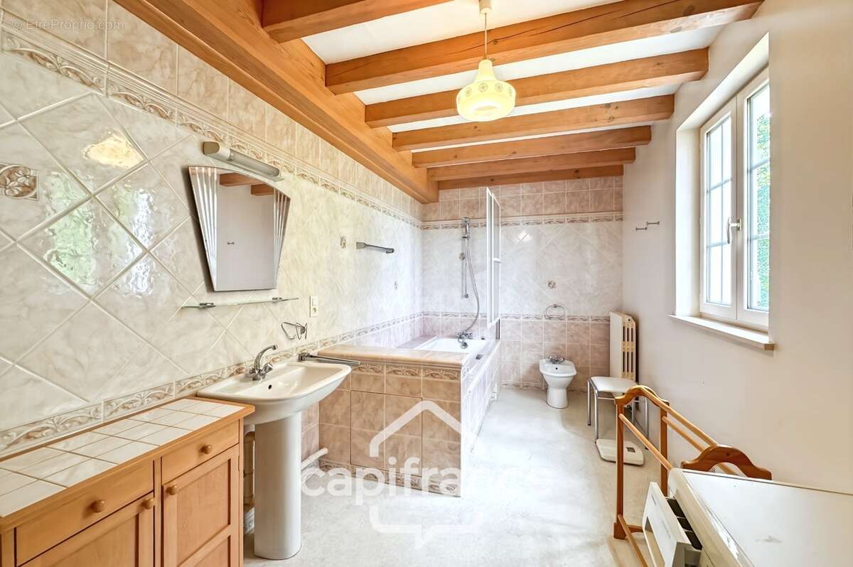 Maison de maître de caractère sur 6ha de terrain - photo 11
