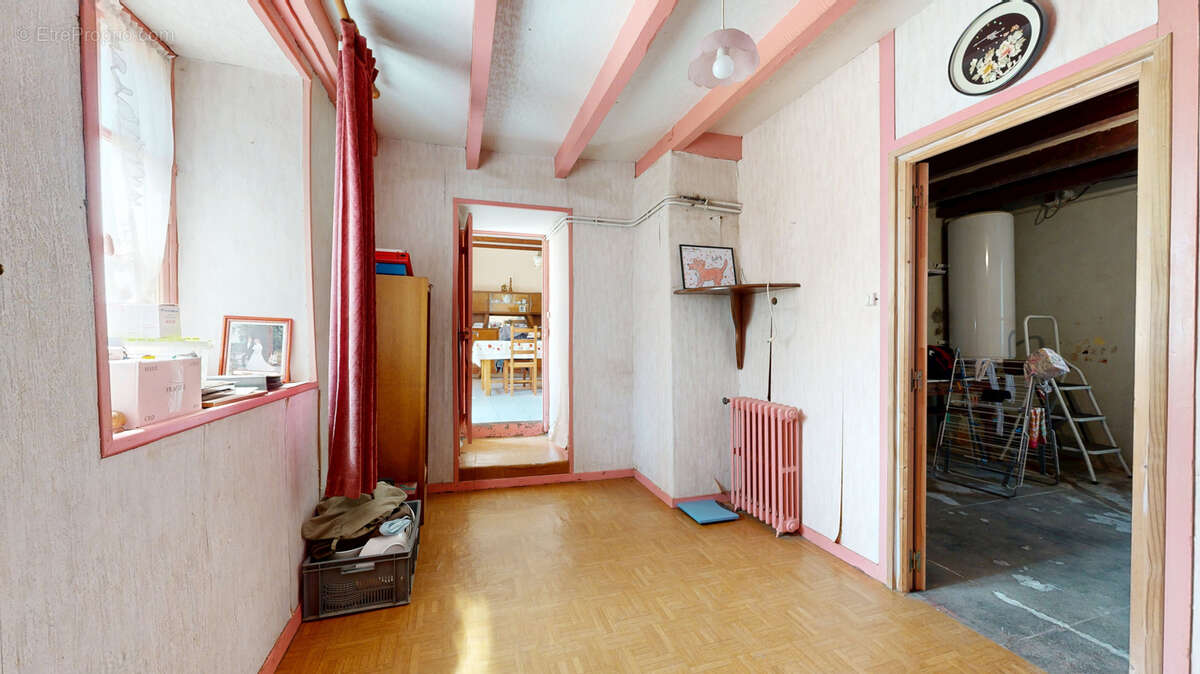 Longère de 146m2 avec dépendances sur 2 hectares. - photo 9