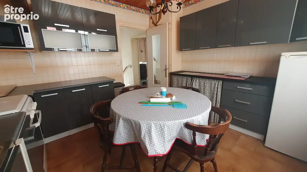 CONDÉ-EN-BRIE   Maison 135 m2, 4/5 chambres, beaux volumes + garage 2 VL - photo 2