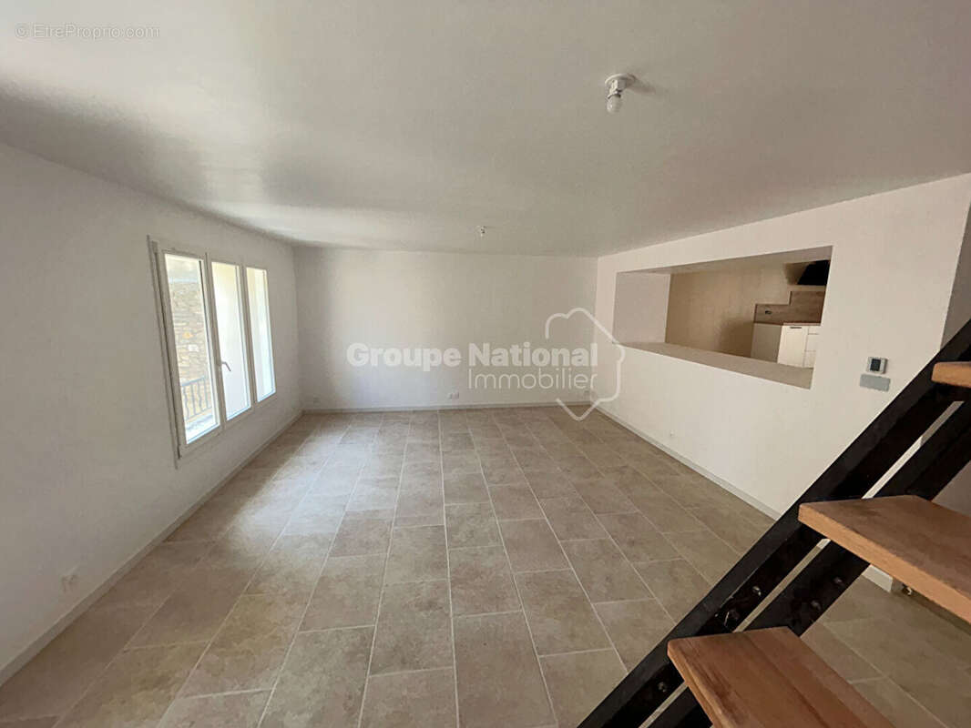 Maison de village rénovée d'environ 137m² avec jardin, piscine et garage - châteauneuf-du-pape - photo 5