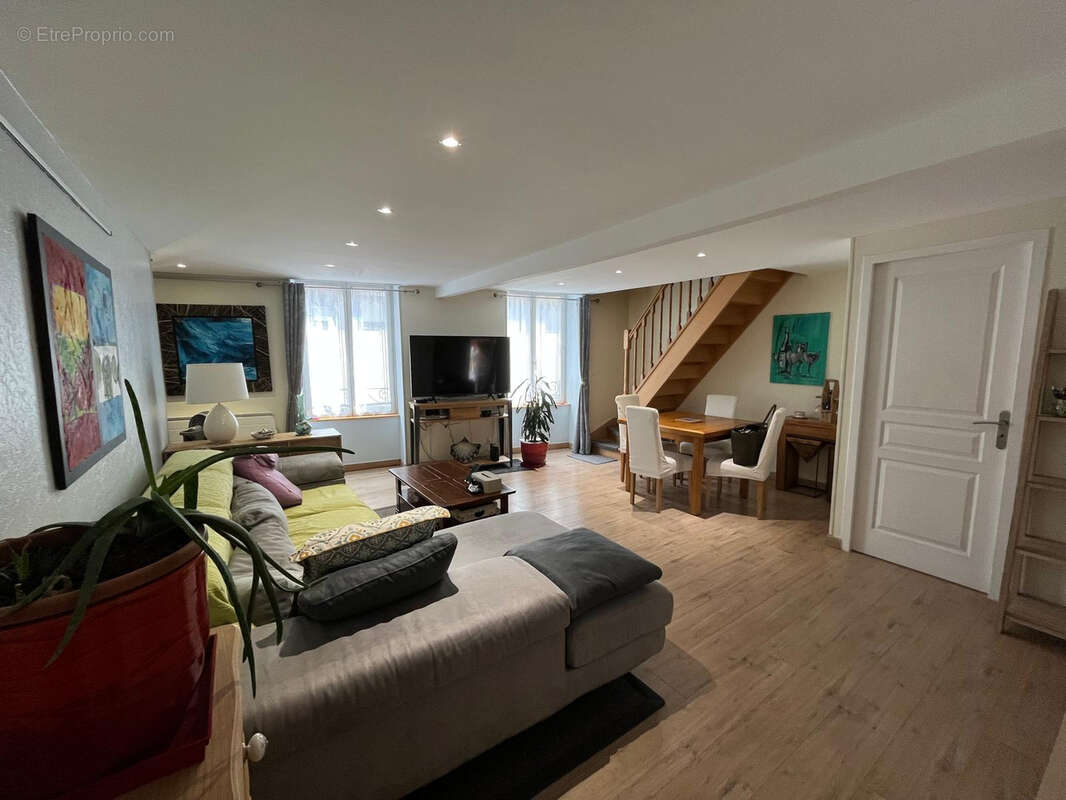 Appartement t5 en duplex - photo 2