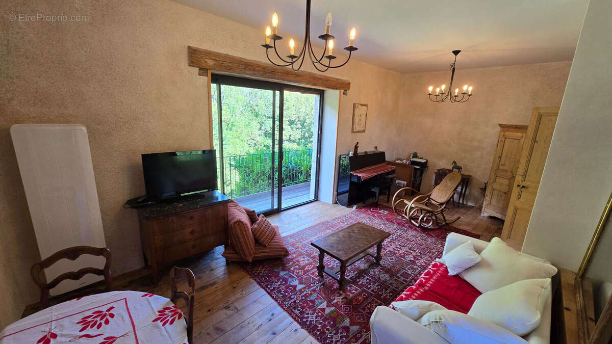 Maison Le Bourget Du Lac 7 pièces 165 m2 - photo 2