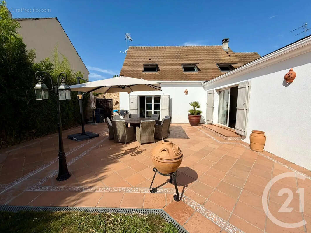 Maison 205 m² à Thieux  - photo 5