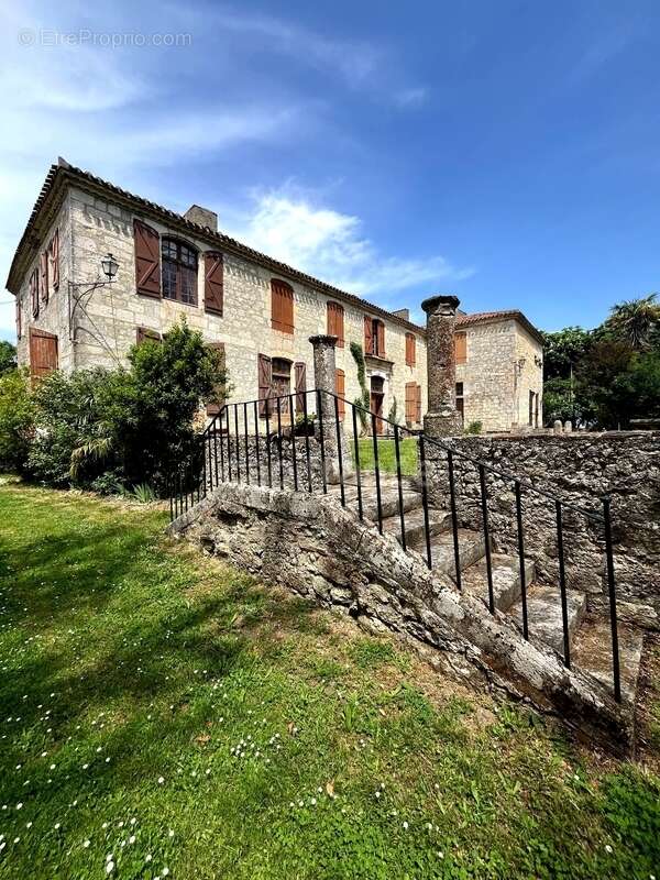 Maison à SAINT-CLAR