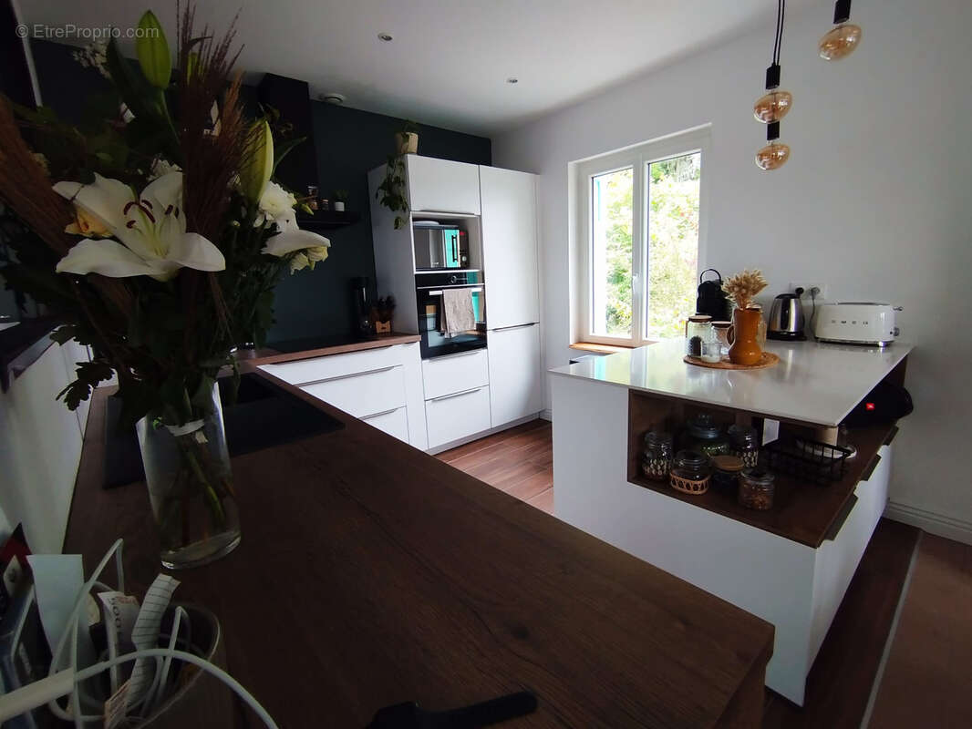 Appartement à SAINT-PRIEST-EN-JAREZ