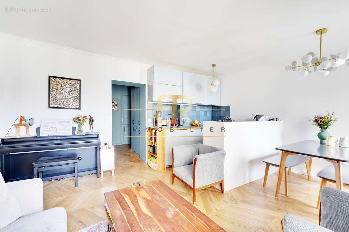 Appartement à PARIS-18E