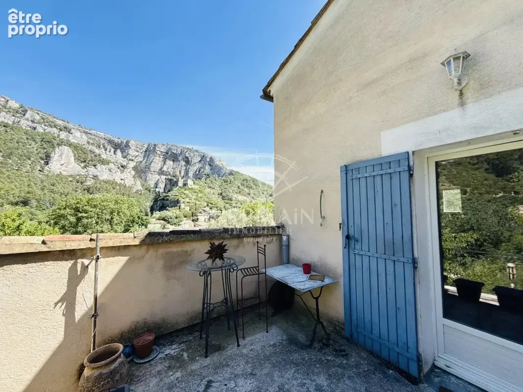 Fontaine-de-Vaucluse, maison atypique de 65 m² avec vue imprenable sur le château et les Monts de Vaucluse - photo 11