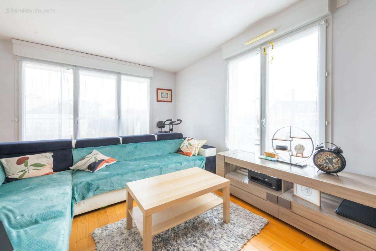Appartement à CORBEIL-ESSONNES