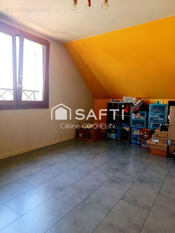 Maison 140 m² à Alluyes  - photo 7