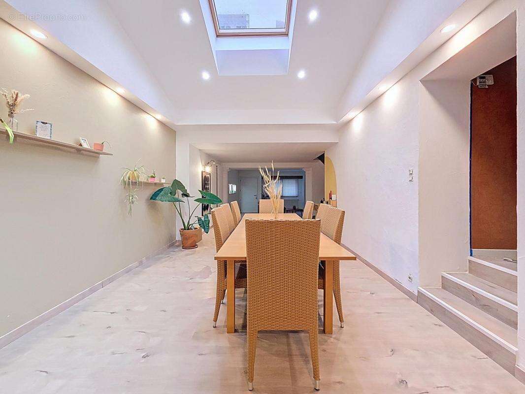 Maison à LES LANDES-GENUSSON