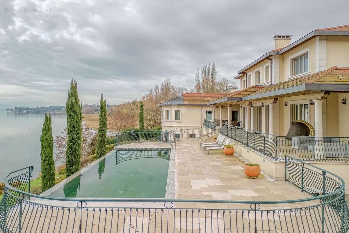 Maison à CHENS-SUR-LEMAN