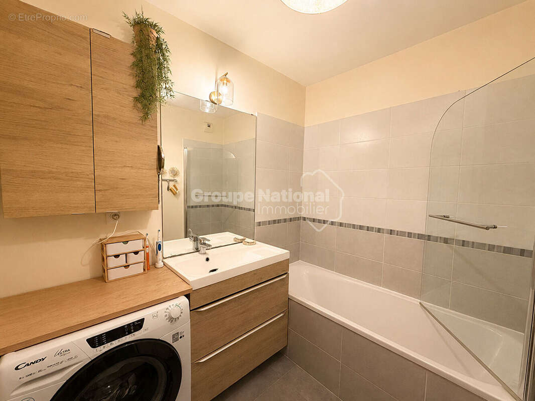 Appartement à LE ROVE