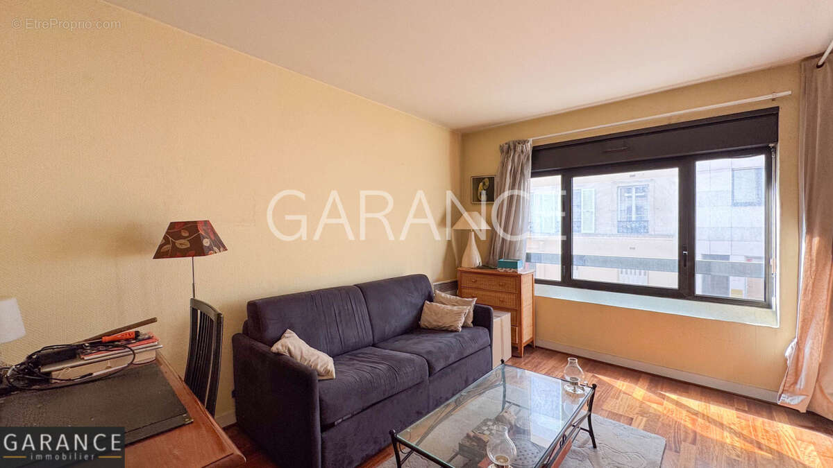 Appartement à PARIS-12E