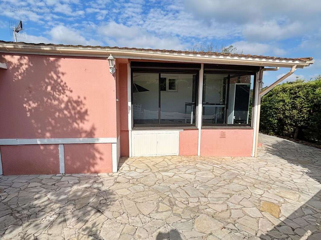 Maison à ROQUEBRUNE-SUR-ARGENS