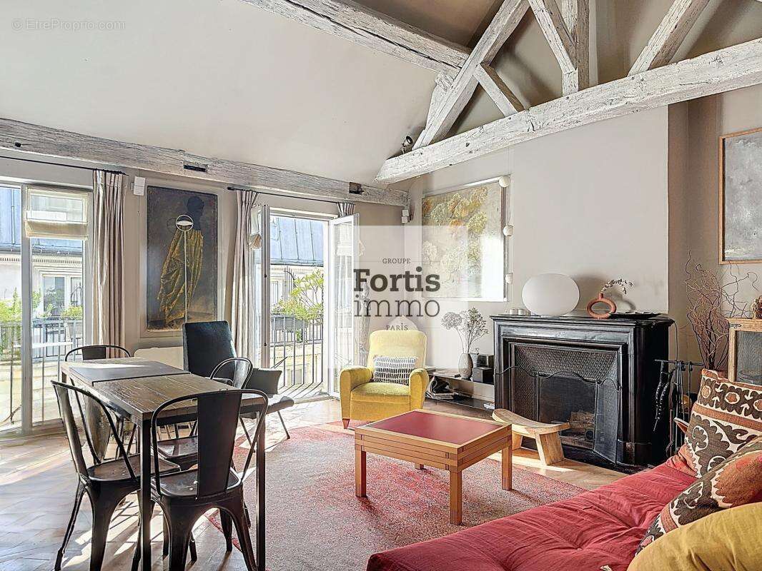 Appartement à PARIS-1E