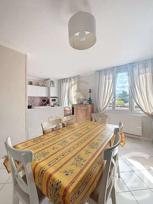 Appartement à LYON-8E