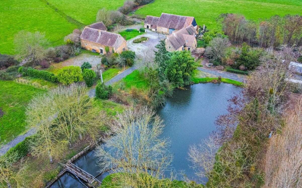 Vaste Propriété avec dépendances et plan d’eau - photo 16