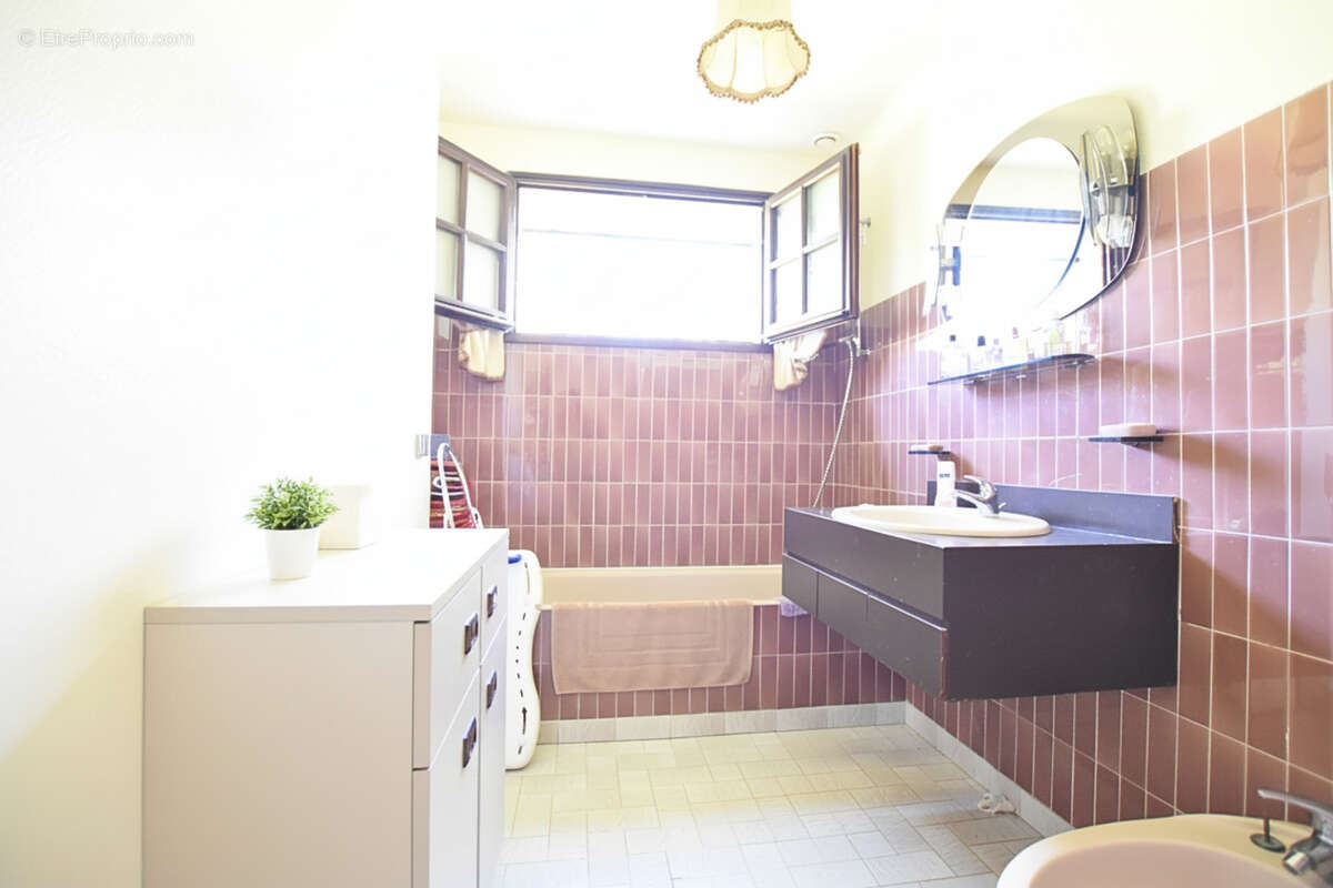 Maison à LES ESSARTS-LE-ROI