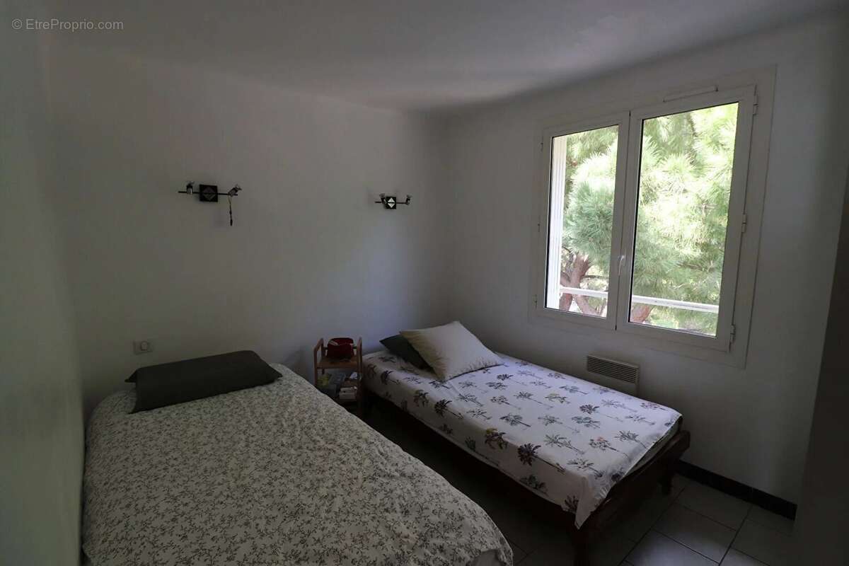 Appartement à SAINT-CYR-SUR-MER