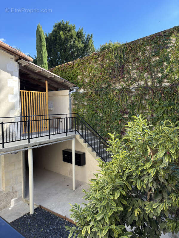 Appartement à BARBEZIEUX-SAINT-HILAIRE