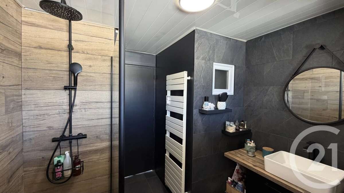 Appartement 92 m² à Rumilly  - photo 2
