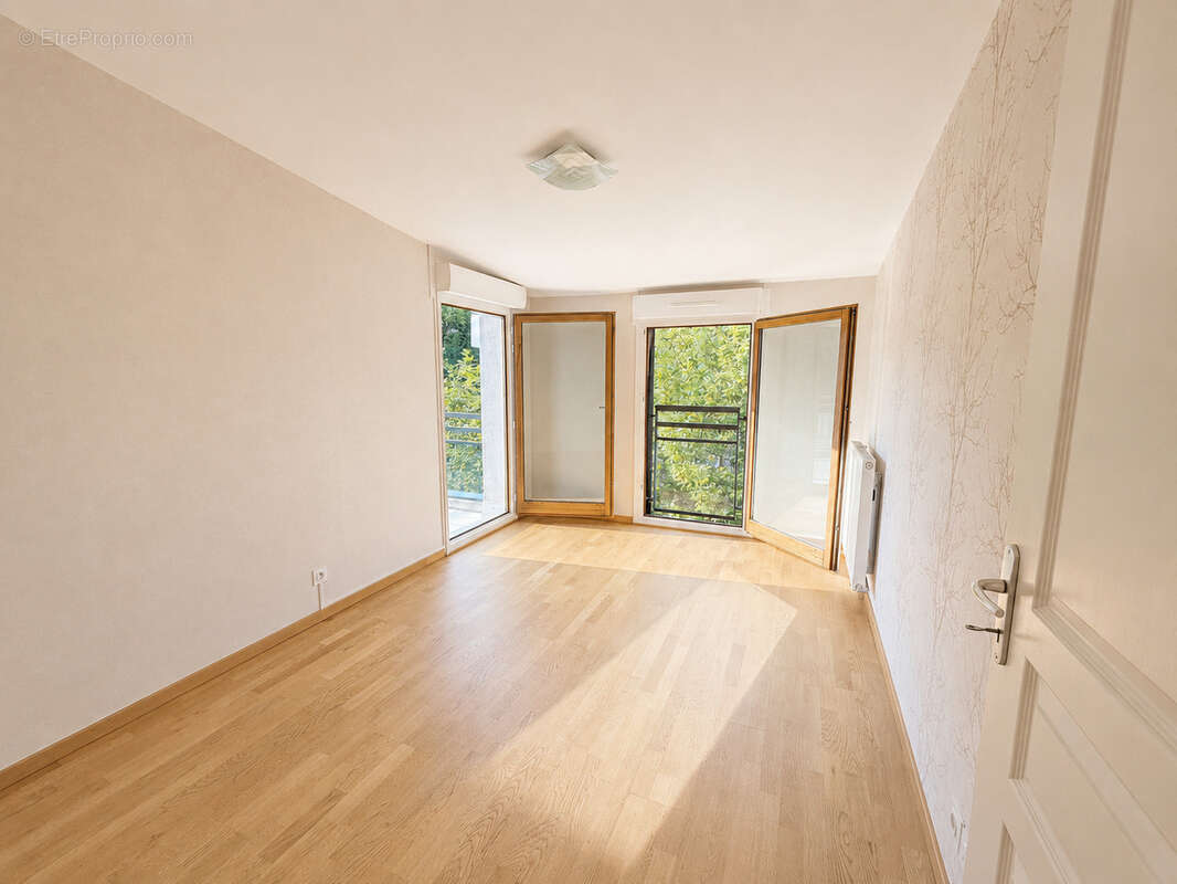 Appartement T4 de 81,99 m2 avec garage, balcons et vue dégagée   Dernier étage avec ascenseur - photo 8