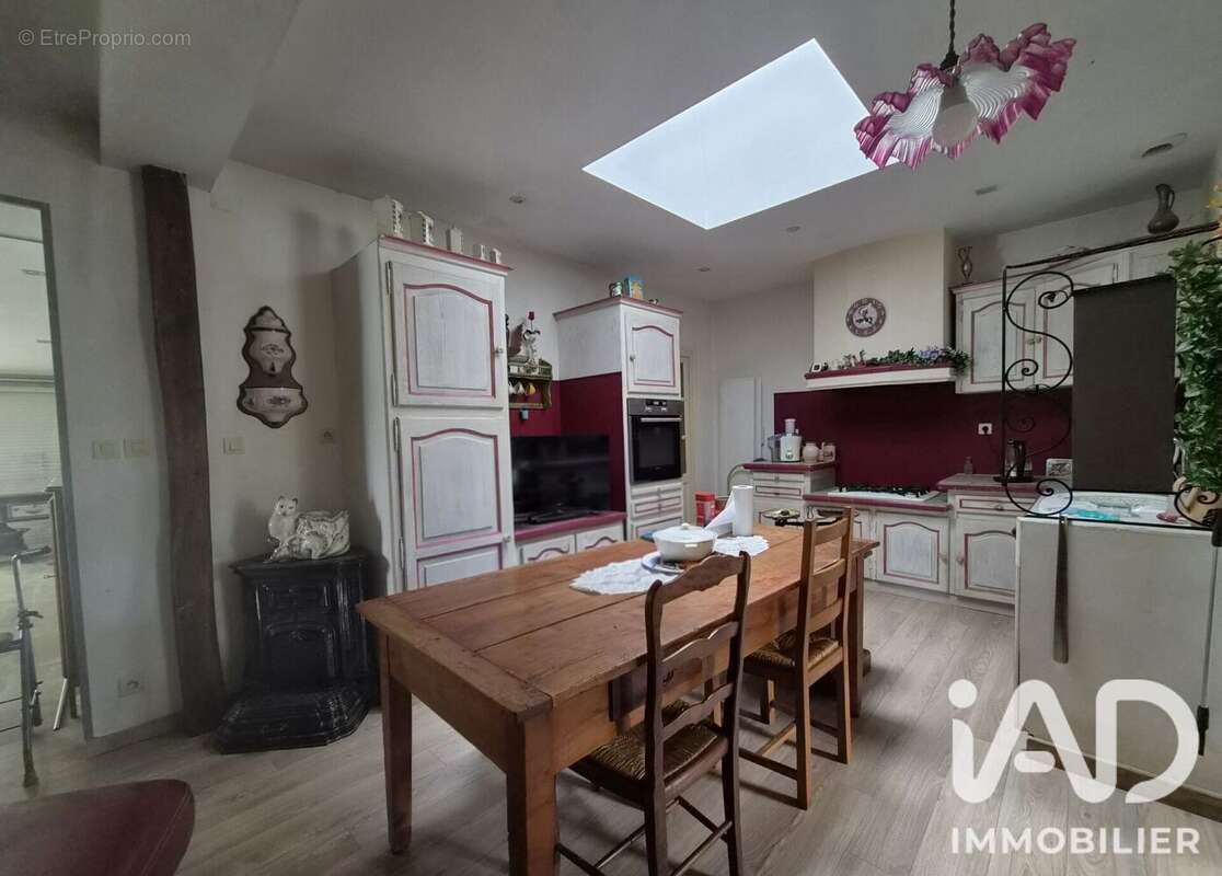Maison 101 m² à Brioux-Sur-Boutonne  - photo 4